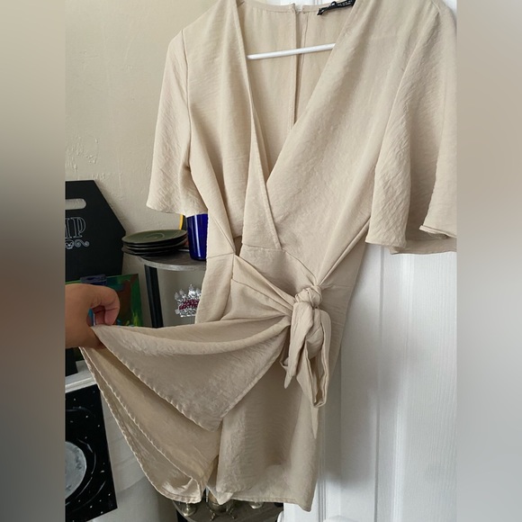 Cream romper - Picture 2 of 3